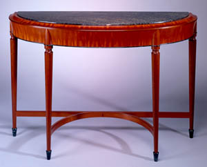 Demi-Lune Table